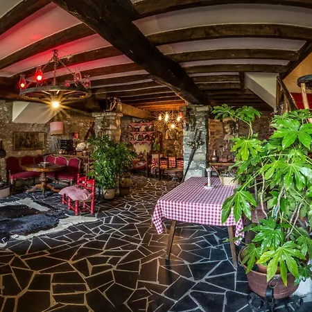 15Th Century Castle, Between 5 Terre And Portofino *